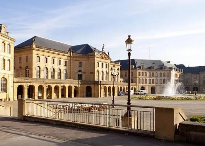 Appartement spa privatif et cinéma centre ville Metz