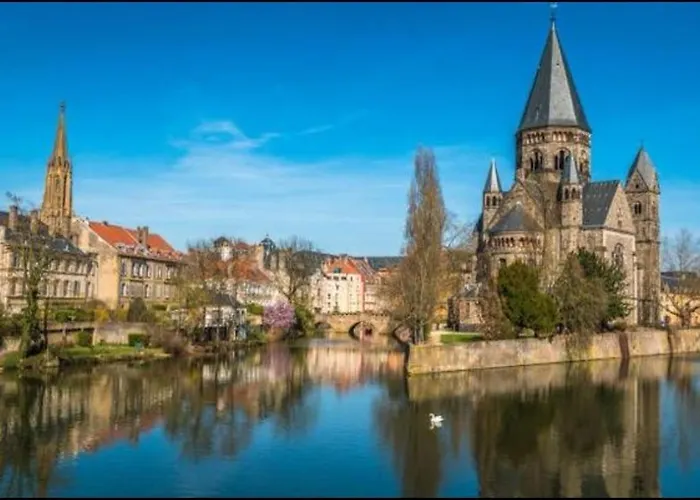 Appartement spa privatif et cinéma centre ville Appartamento Metz